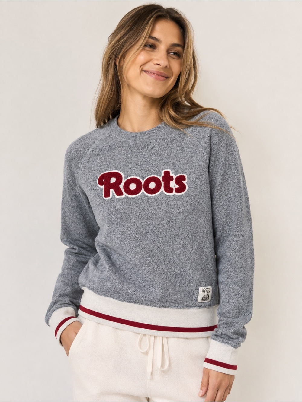 Roots Cabin Crewneck Sweatshirt Gray Red Logo – Size Medium